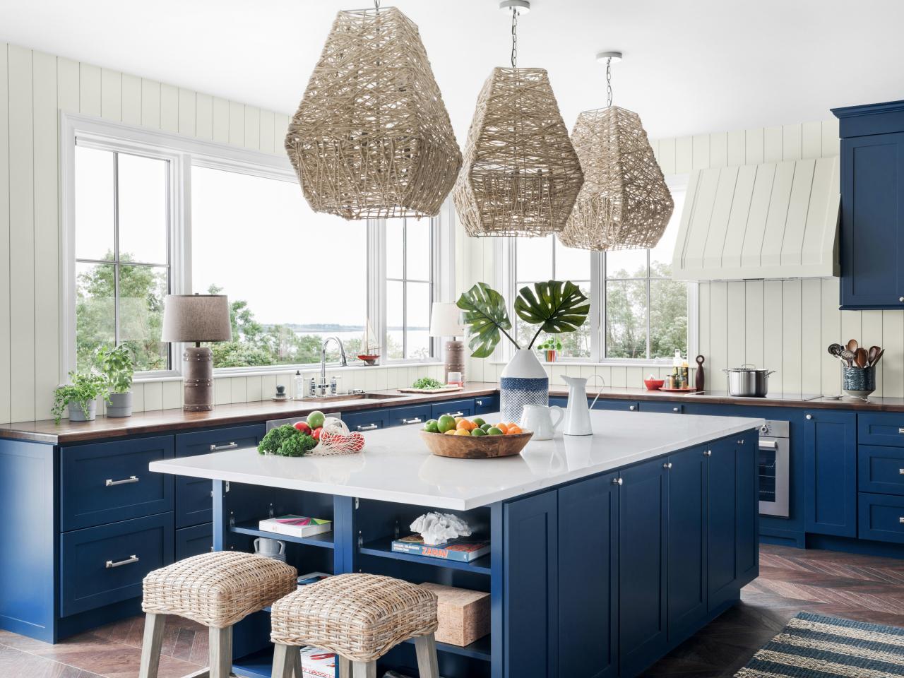 navy blue kitchen cabinets