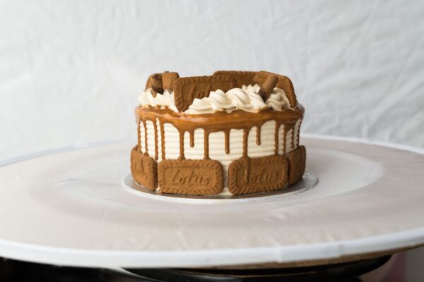 Lotus Biscoff Cake - Image 2