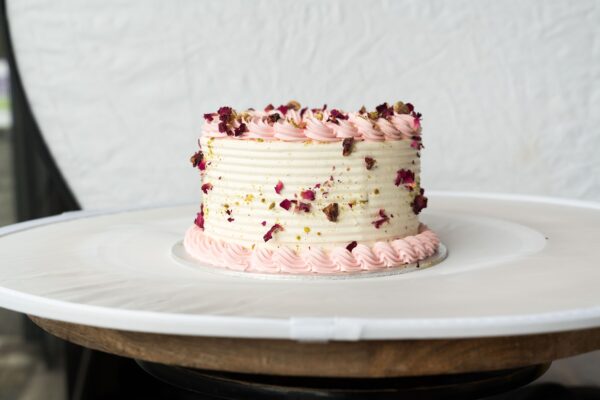 Rose Pistachio Cake - Image 2